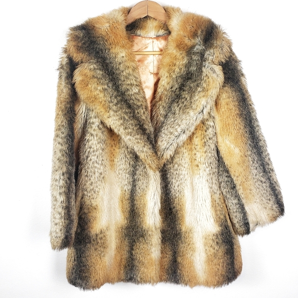 Vintage Sportowne | Union Made Tan Fur Coat Jacket - Picture 3 of 7